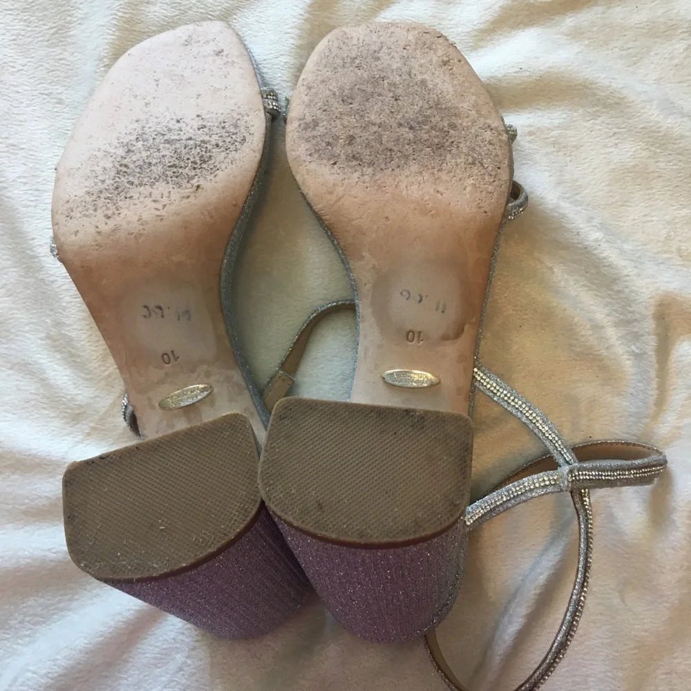 Badgley Mischka Silver Heels with Strappy Design Sz 10
